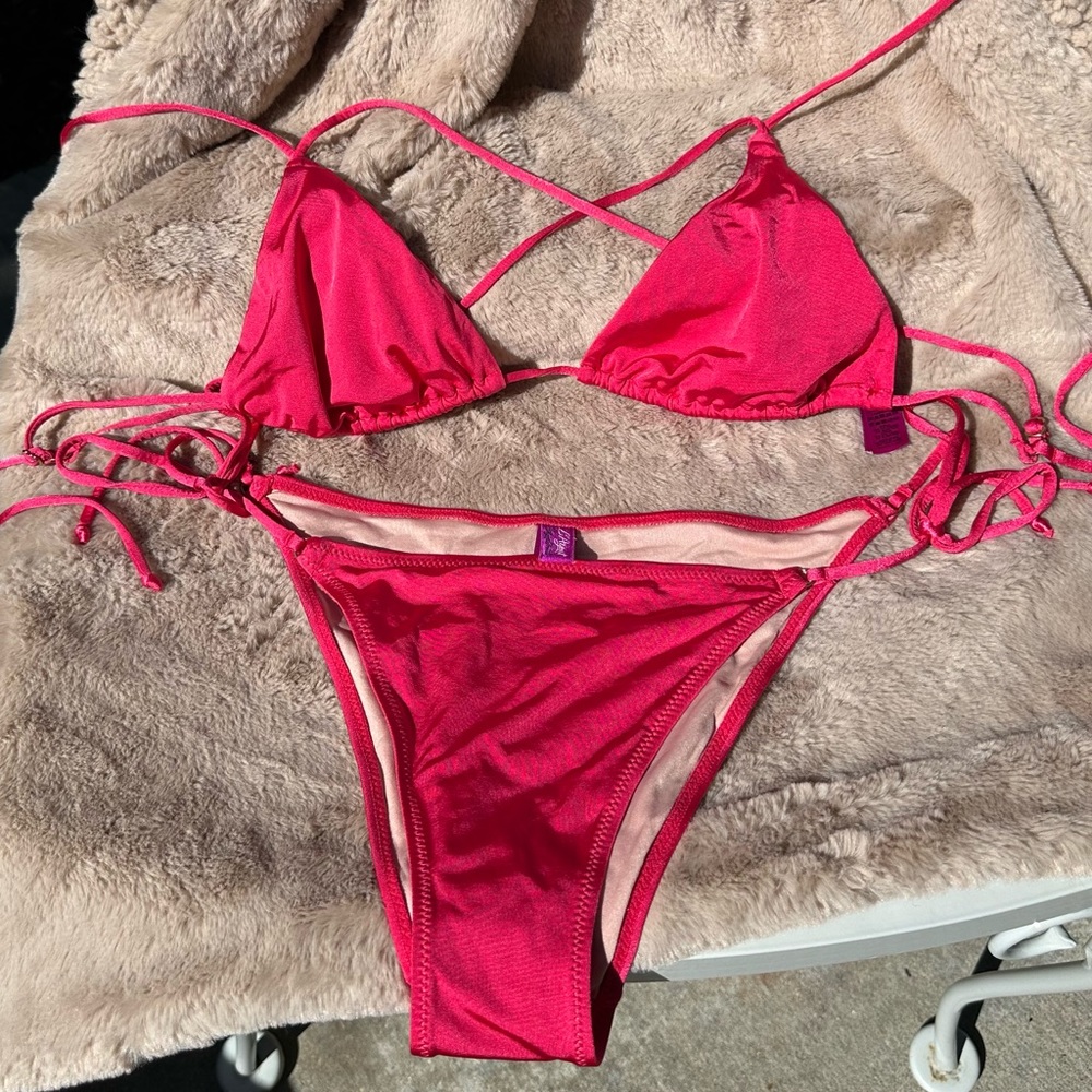 Red, cross back tie, double strap, bikini